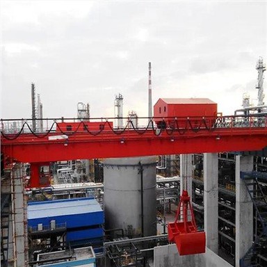 Maħżen Double Girder Semi Gantry Crane Bil Grab Barmil